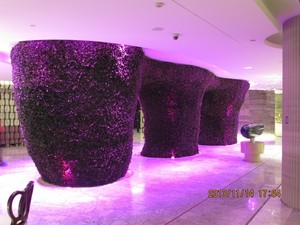 津湾广场汤臣一品销售中心植物雕塑